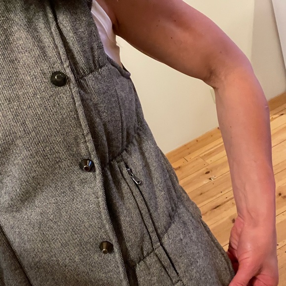 Adorable vest w fur collar - Picture 10 of 10